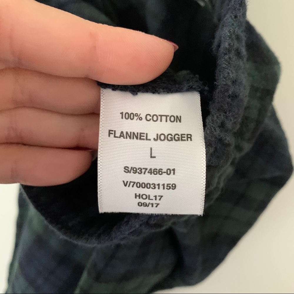 💙 Gap | Navy and Green Flannel Jogger Pants - Picture 8 of 8